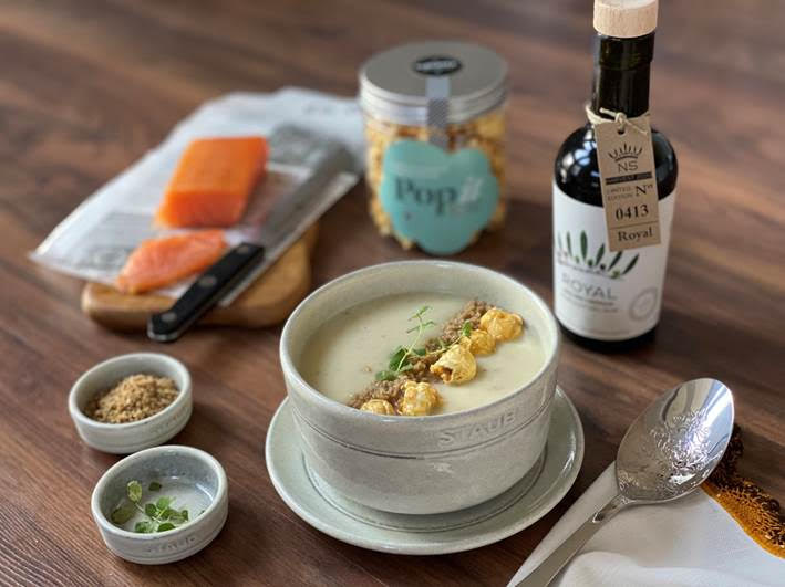 Crema de verduras con palomitas Popit de almendra